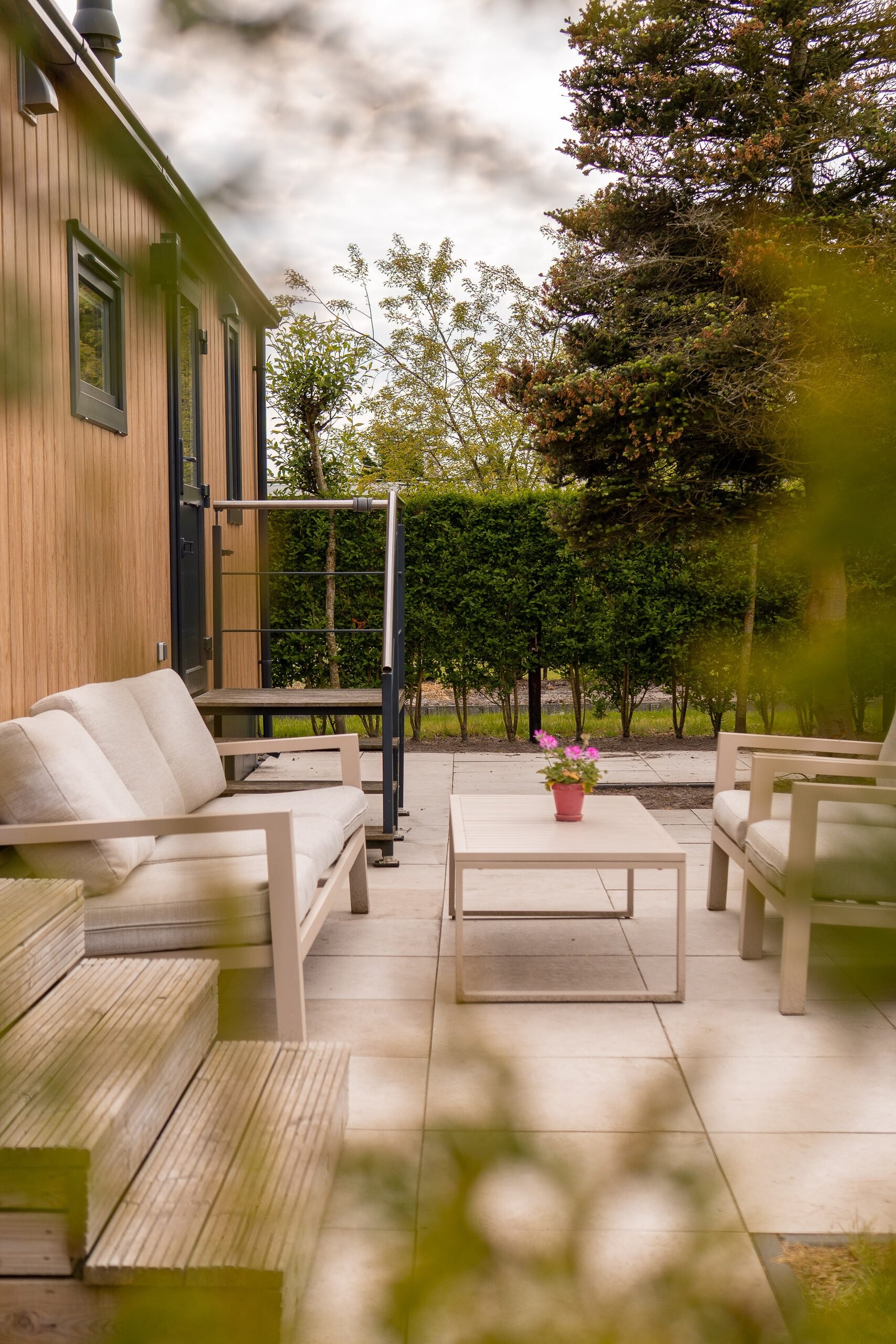 Buitenzitje chalet 72 v